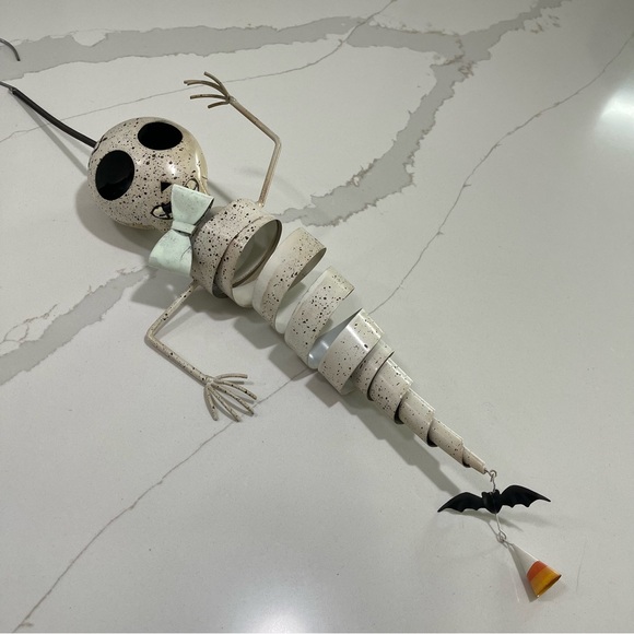 Happy Skeleton bouncy Door Decoration glow in the dark bow tie - Picture 2 of 9